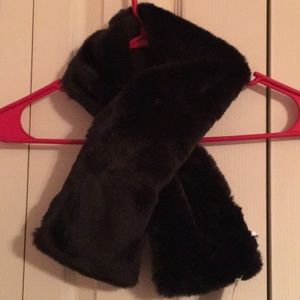 George Faux Fur Collar-Black
